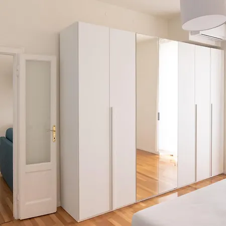 Charming 4 Person Navigli District - Mirable Pm Apartman *