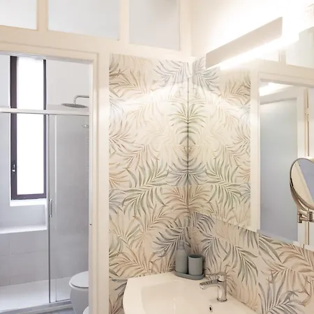 Charming 4 Person Navigli District - Mirable Pm * מילאנו