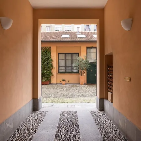 Charming 4 Person Navigli District - Mirable Pm דירה מילאנו